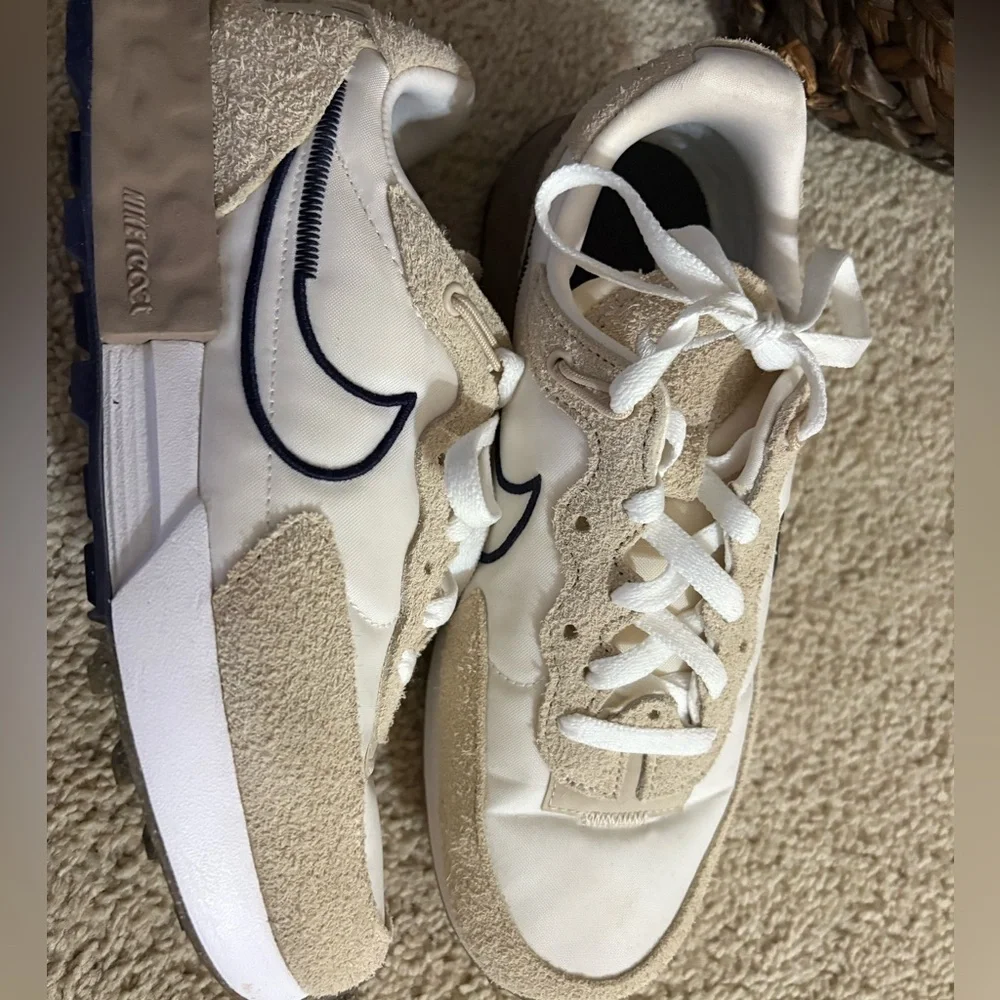 Nike Waffle fontanka style.
 Beige and navy.  Women’s size 8 - Picture 4 of 11